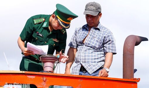 Trạm trưởng trẻ tận tụy nơi cửa biển Lình Huỳnh