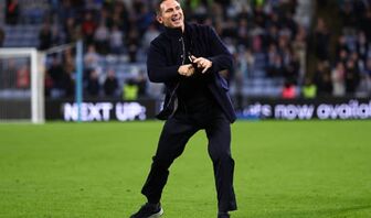 Lampard tạo địa chấn, Coventry nhấn chìm Newcastle