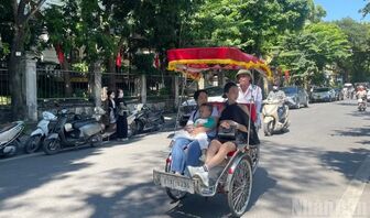 Thời tiết ngày 13/10: Bắc Bộ ngày nắng, Nam Bộ có mưa rào và dông