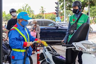 Doanh nghiệp tự quyết giá xăng, dầu nhưng công bố giá mới ít nhất trước 30 phút