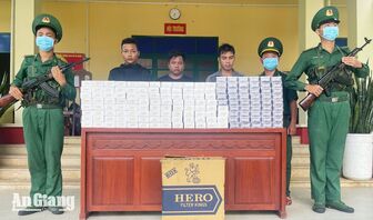 Bắt giữ vụ vận chuyển 2.000 bao thuốc lá lậu ở Phú Quốc