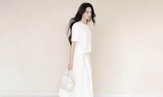 Cách phối đồ cá tính với hai sắc trắng, đen