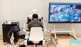 Nhật Bản lần đầu thử nghiệm thành công phẫu thuật từ xa bằng robot