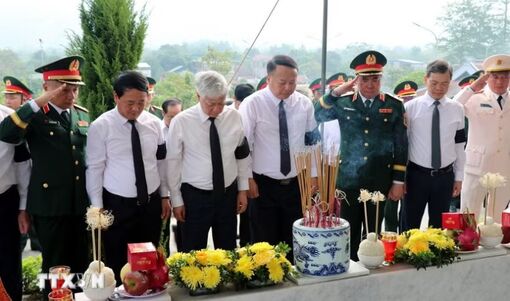 Phó Chủ tịch Quốc hội dự lễ truy điệu, an táng hài cốt liệt sỹ tại Nghĩa trang Liệt sỹ Quốc gia Vị Xuyên