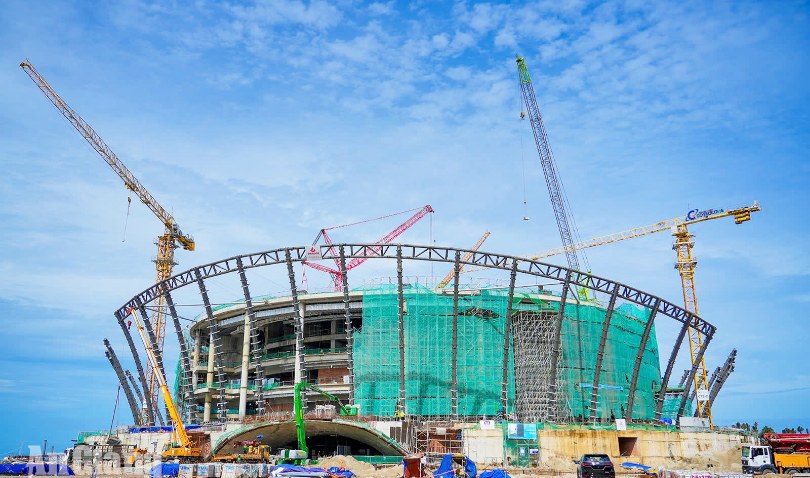 Nhà hát APEC dần thành hình
