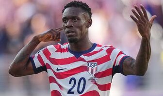 FIFA sửa luật thẻ đỏ liên quan đến việc tranh cãi của ông Trump