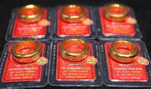 Giá vàng hôm nay, 16/10: Vàng thế giới tăng mạnh, vàng trong nước giữ giá
