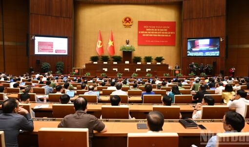 Hội nghị toàn quốc nghiên cứu, học tập, quán triệt và triển khai thực hiện Nghị quyết Hội nghị lần thứ tư Ban Chấp hành Trung ương Đảng khóa XIV