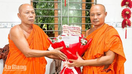 Tân Tiến sĩ Danh Hữu Giang: Học để phụng sự cộng đồng