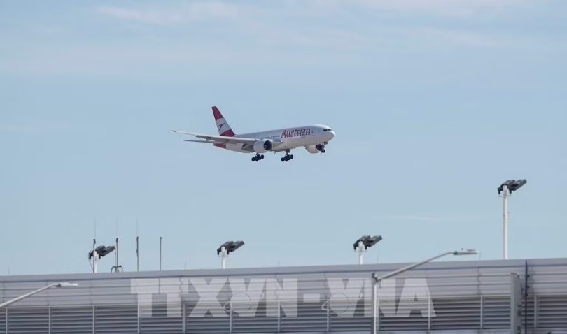 Máy bay Austrian Airlines bị đe dọa đánh bom, buộc phải hạ cánh khẩn cấp