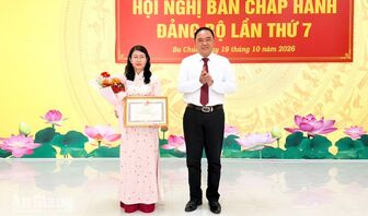 Thu ngân sách xã Ba Chúc vượt 6,34% chỉ tiêu sau 9 tháng
