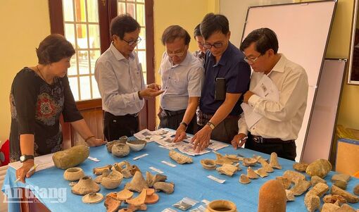 Góp phần sưu tầm, gìn giữ cổ vật Óc Eo
