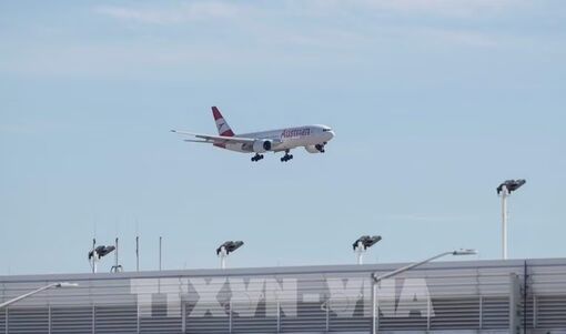 Máy bay Austrian Airlines bị đe dọa đánh bom, buộc phải hạ cánh khẩn cấp