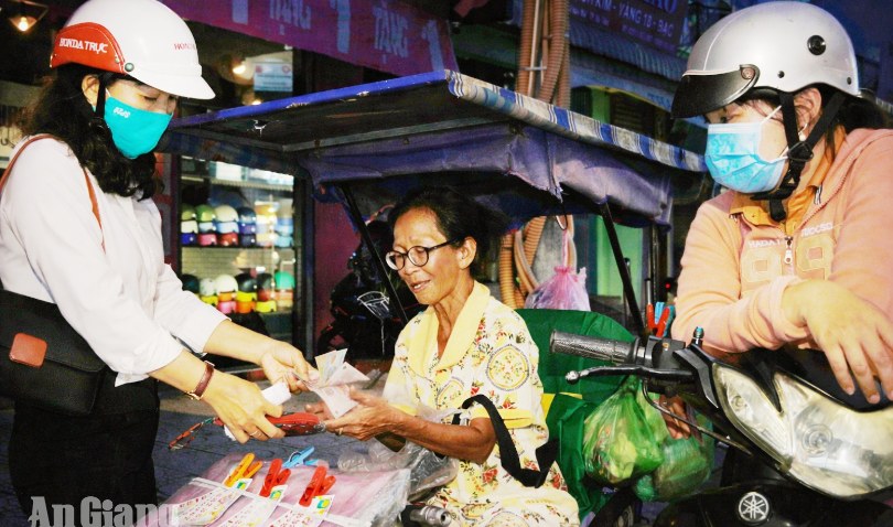 Cấm bán vé số cho người dưới 18 tuổi: Mục tiêu đúng, nhưng thực thi không thể máy móc