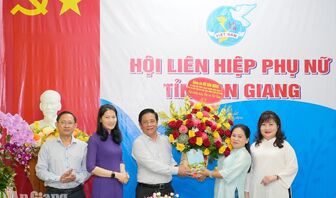 THĂM, CHÚC MỪNG HỘI LHPN VIỆT NAM TỈNH AN GIANG:  
Chủ tịch UBND tỉnh An Giang Hồ Văn Mừng đề nghị phát huy vai trò phụ nữ trong phát triển kinh tế