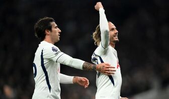 Maddison - Marmoush lập siêu phẩm, Tottenham có chiến thắng đầu tiên ở Ngoại hạng Anh