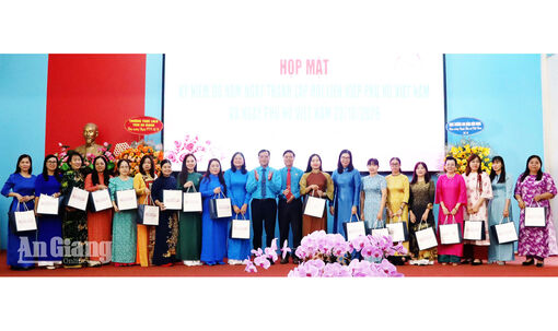 Công đoàn An Giang tìm cách làm mới công tác nữ công trong thời đại số