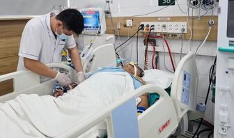 Bảy nạn nhân ngộ độc khí clo đang được cứu chữa tích cực, 1 ca phải chạy ECMO