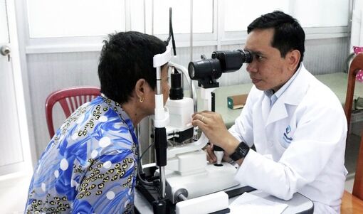 600 người cao tuổi phường Tịnh Biên được khám mắt miễn phí