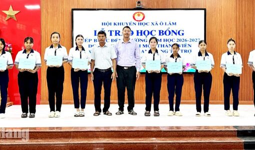 Ô Lâm trao 40 suất học bổng “Tiếp bước đến trường”