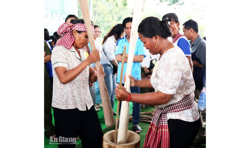 Ô Lâm tổ chức hội thi giã cốm dẹp, lan tỏa văn hóa Khmer