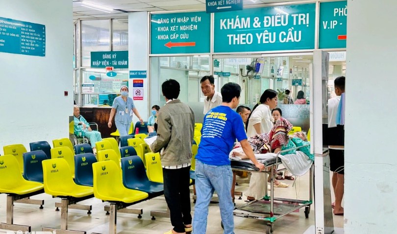 Đau lưng lan xuống chân, dấu hiệu nào cần đi khám ngay?