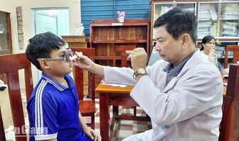 Quan tâm, bảo vệ thị lực học đường