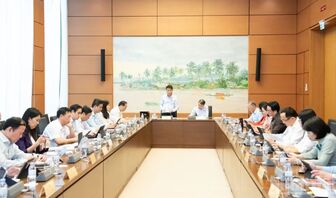 Quốc hội thảo luận sửa đổi một số luật về thuế