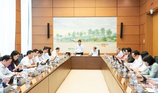 Quốc hội thảo luận sửa đổi một số luật về thuế