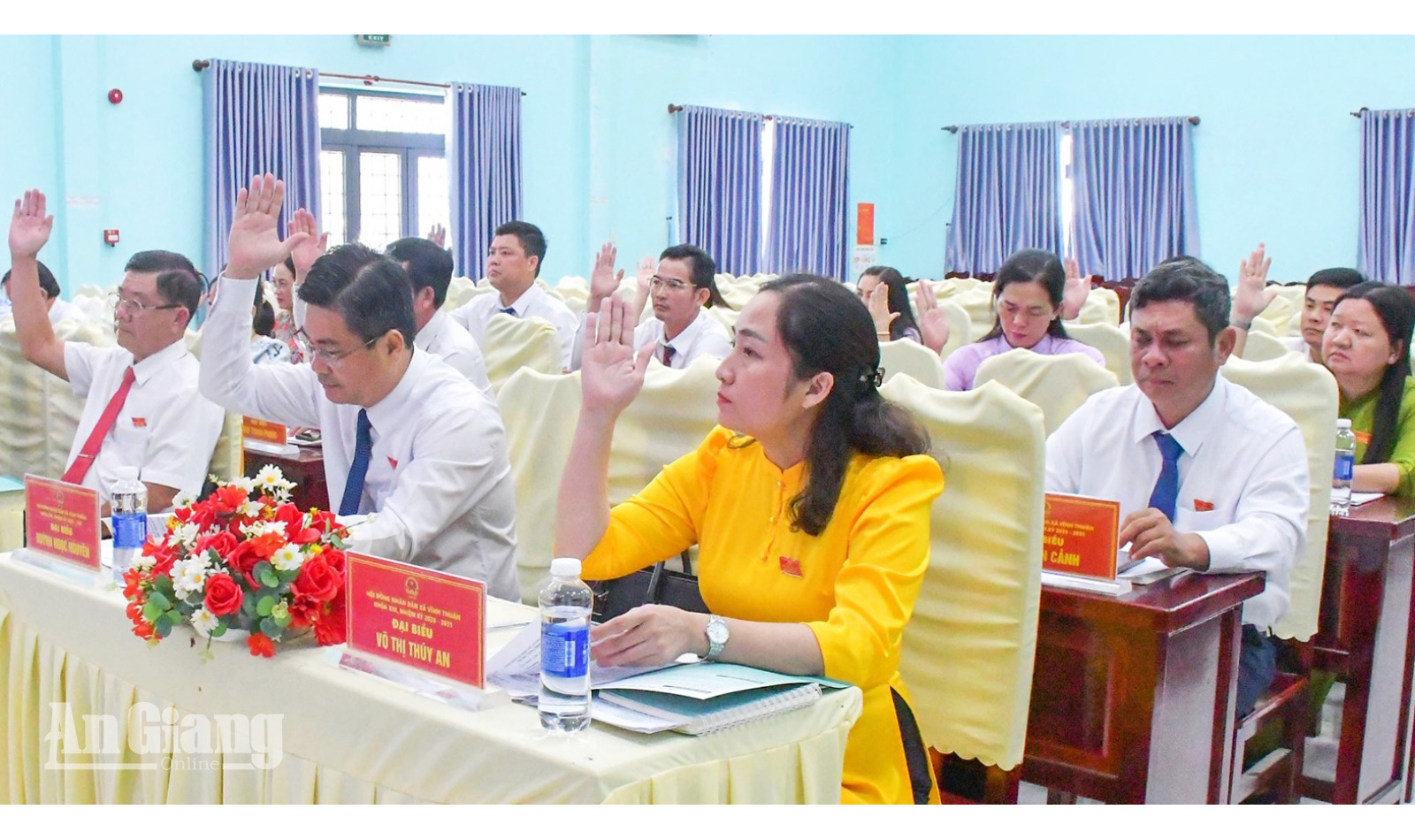 HĐND xã Vĩnh Thuận thống nhất giao 303 biên chế, điều chỉnh vốn đầu tư công hơn 34 tỷ đồng