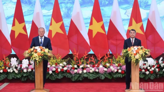 Tuyên bố chung về việc thiết lập quan hệ Đối tác chiến lược giữa Cộng hòa xã hội chủ nghĩa Việt Nam và Cộng hòa Ba Lan