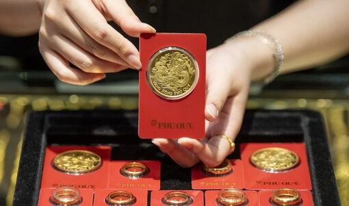 Giá vàng hôm nay (26/10): Giá vàng thế giới giằng co quanh ngưỡng 4.000 USD/ounce