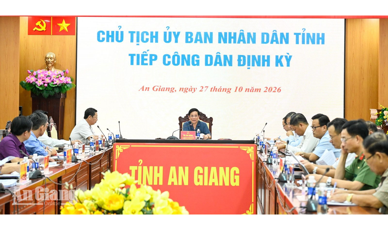 Chủ tịch UBND tỉnh An Giang Hồ Văn Mừng tiếp công dân định kỳ