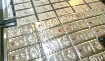 Giá bạc tiếp tục giảm sâu, về sát 47 triệu đồng/kg
