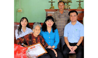 Xã Châu Phú mừng thọ 504 người cao tuổi