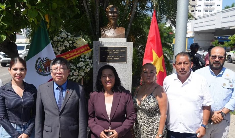 Khánh thành công trình tôn tạo tượng Chủ tịch Hồ Chí Minh tại Mexico