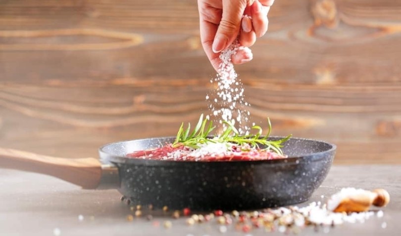 Ăn mặn kéo dài, tim và thận bị ảnh hưởng thế nào?