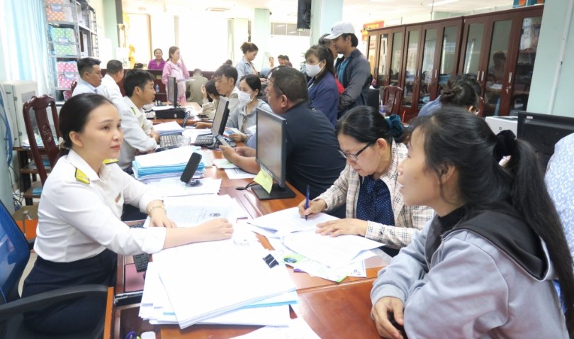 Hướng dẫn chi tiết giảm 30% số thuế TNCN, thuế TNDN phải nộp từ kinh doanh có doanh thu không quá 10 tỉ đồng
