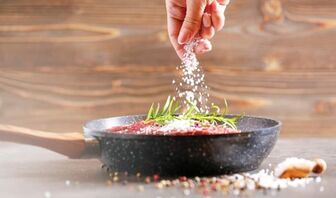 Ăn mặn kéo dài, tim và thận bị ảnh hưởng thế nào?