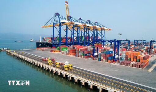 Xuất nhập khẩu lần đầu vượt 1.000 tỷ USD, cán cân thương mại cải thiện